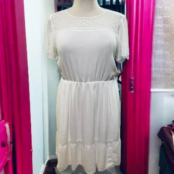 New Torrid 4 (4X 26) White Flutter Sleeve Gauze & Eyelet Lace Skater Dress - Picture 2 of 4